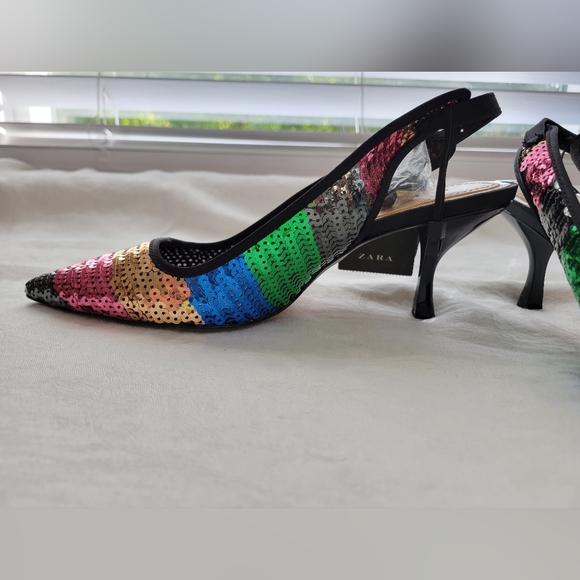 ZARA - mulitcolor sequined low-heeled shoes. Ladies size 37 (U.S. size 6 1/2) - Picture 4 of 11